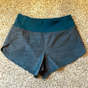 Athleta run with it texture 3.5” short size xxs